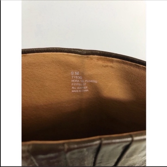 Frye Nora Pleated Boots - Picture 7 of 8